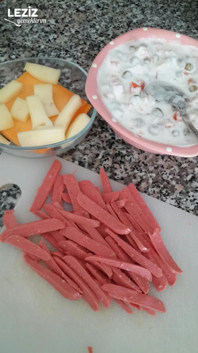 Ayvalık Tostu Tarifi