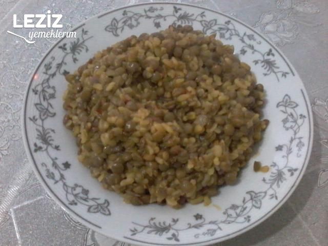 Bulgurlu Mercimek Pilavı (Değişik Lezzet Arayanlara)