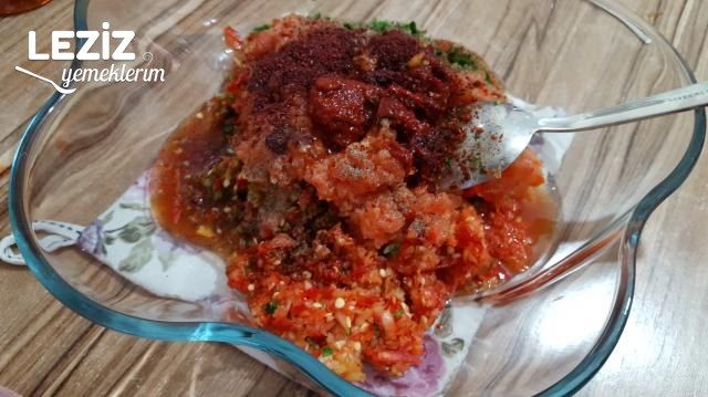 Pratik Kırmızı Biberli Acı Sos