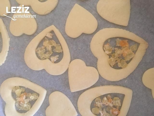 Sürprizli Vitray Kurabiye (Kalpli Cam Kurabiye)