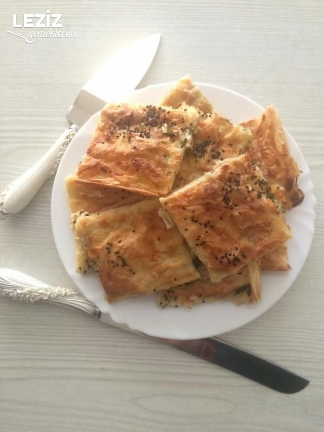 Yoğurtlu Çıtır Tepsi Böreği