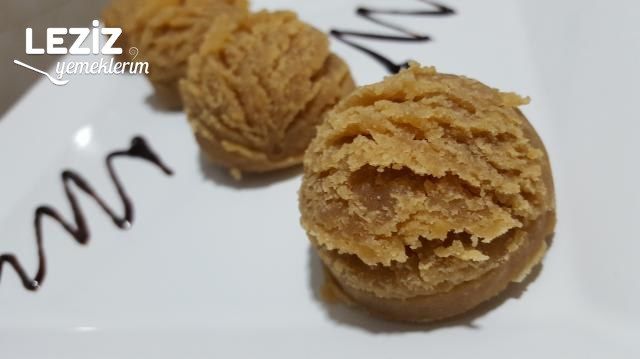 Zeytinyağlı Un Helvası