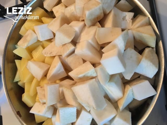 Kıymalı Kereviz Yemeği Tarifi