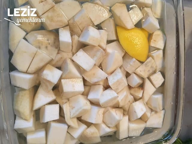 Kıymalı Kereviz Yemeği Tarifi