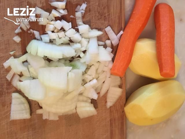 Kıymalı Kereviz Yemeği Tarifi