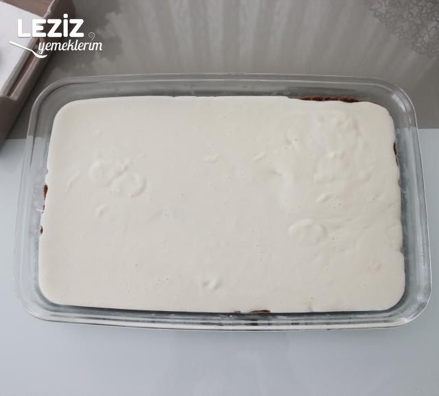 Çilekli Rulo Muhallebi