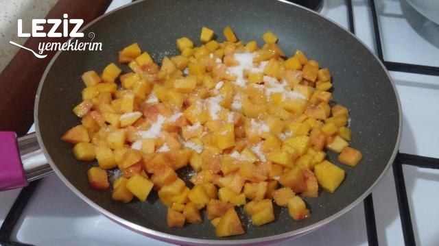 Şeftalili Muhallebi Tatlısı