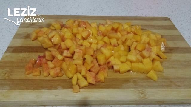 Şeftalili Muhallebi Tatlısı