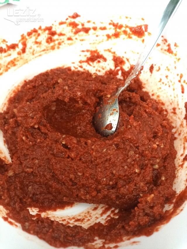 Nar Ekşili Közlenmiş Kırmızı Kapya Biberi Ezmesi