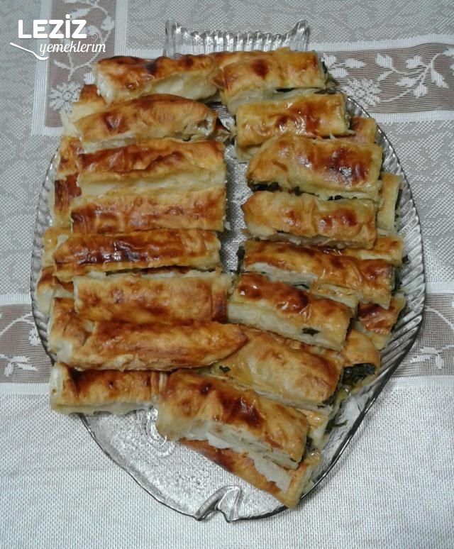 Ispanaklı Börek Nasıl Yapılır (Tüm Aşama Fotolarıyla)