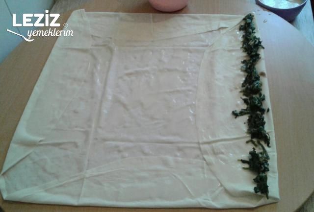 Ispanaklı Börek Nasıl Yapılır (Tüm Aşama Fotolarıyla)