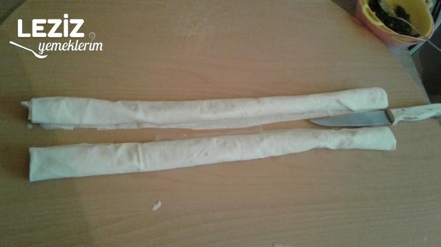 Ispanaklı Börek Nasıl Yapılır (Tüm Aşama Fotolarıyla)