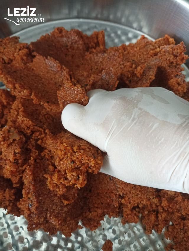 Mutfak Robotunda Kolay Çiğ Köfte Nasıl Yapılır