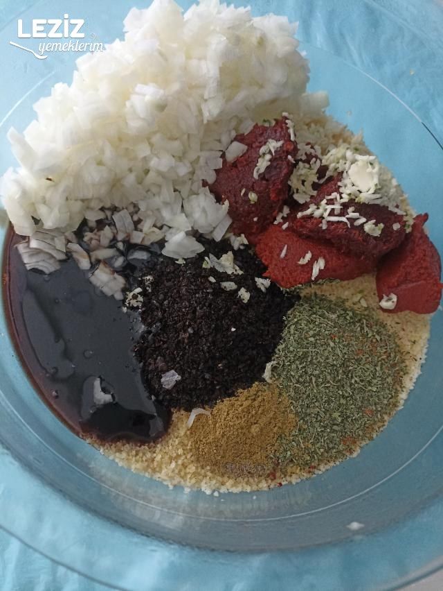 Mutfak Robotunda Kolay Çiğ Köfte Nasıl Yapılır