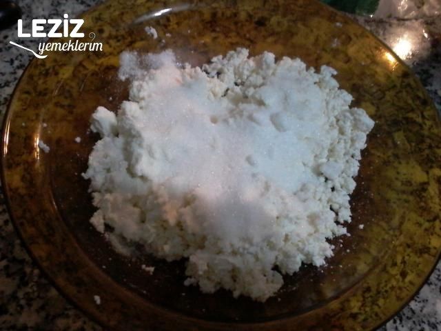 Şekerli Semsek  Böregi Harcı Tarifi