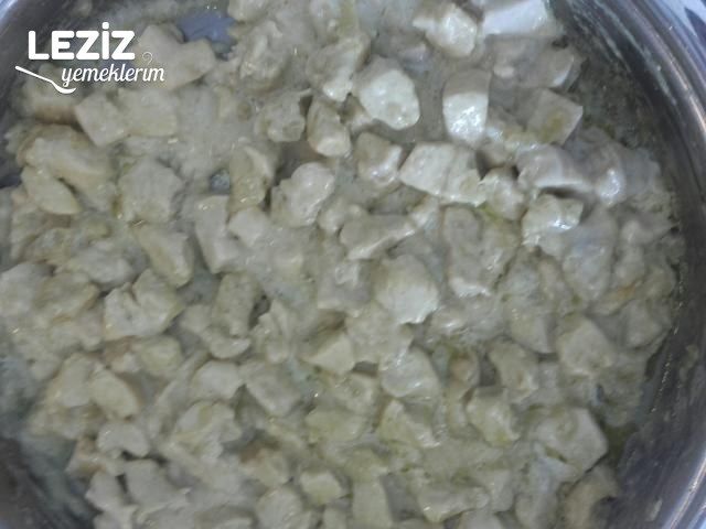 Köri Soslu Kremalı Tavuk Sote