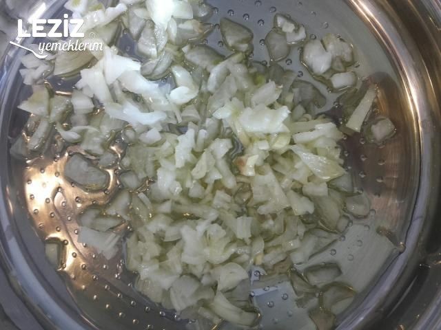 Köri Soslu Kremalı Tavuk Sote