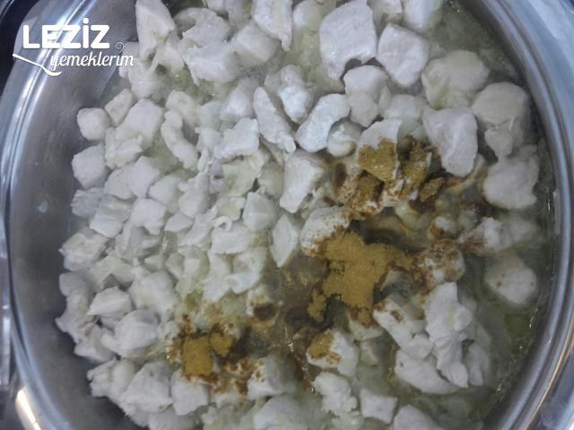 Köri Soslu Kremalı Tavuk Sote