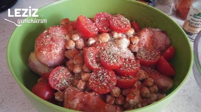 Harika Nohutlu Domatesli Bagetler