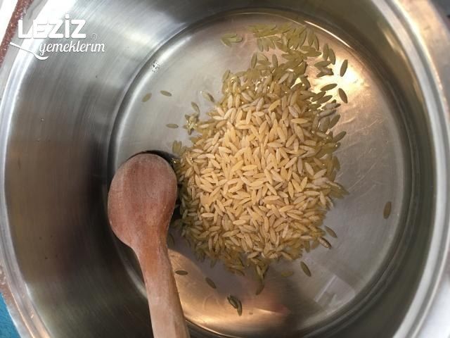 Arpa Şehriyeli Pirinç Pilavı Nasıl Yapıılır?