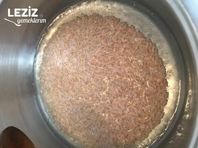 Arpa Şehriyeli Pirinç Pilavı Nasıl Yapıılır?