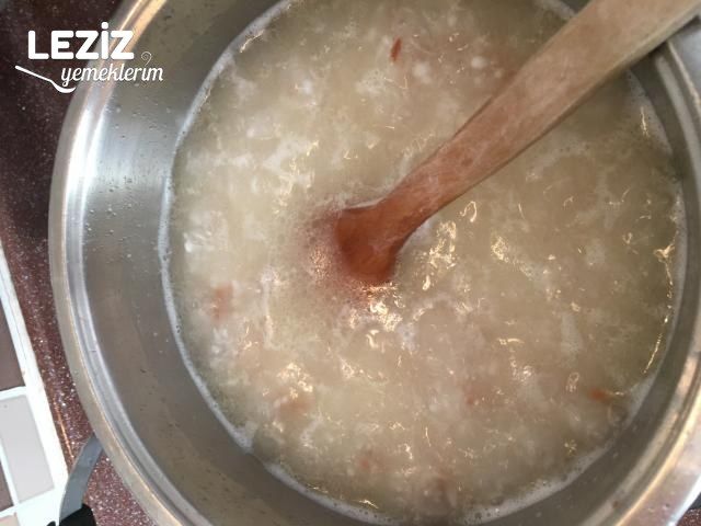 Arpa Şehriyeli Pirinç Pilavı Nasıl Yapıılır?