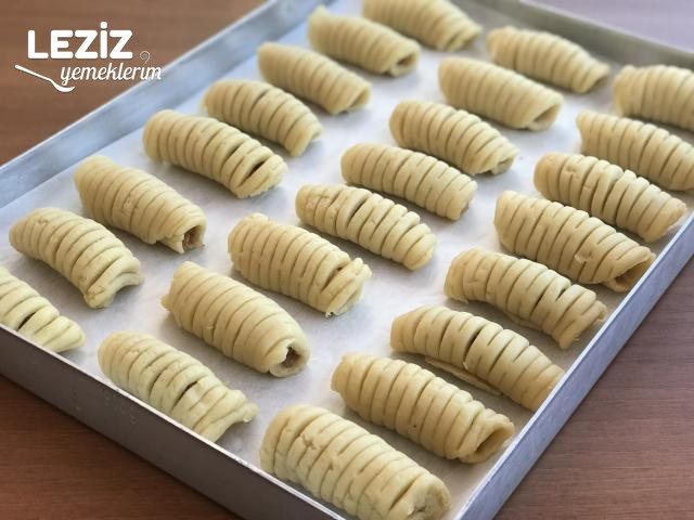 Şekli Şahane Elmalı Kurabiye Tarifi