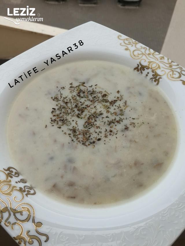 Kremasız Mantar Çorbası