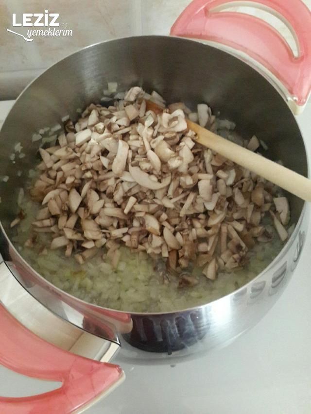 Kremasız Mantar Çorbası