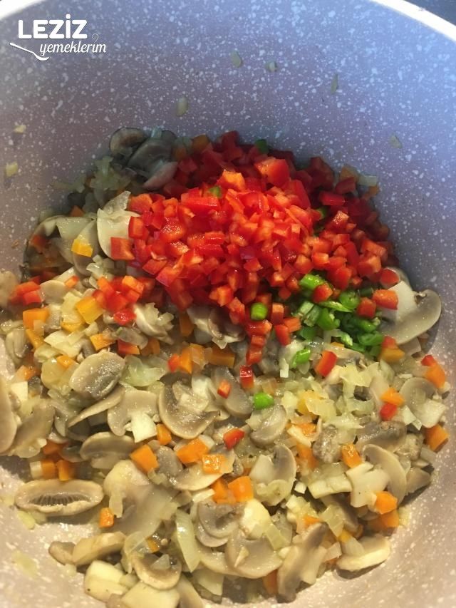 Nefis Sebzeli Mantar Çorbası Tarifi