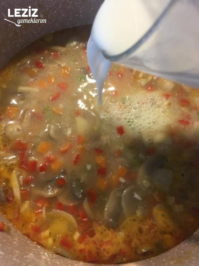 Nefis Sebzeli Mantar Çorbası Tarifi