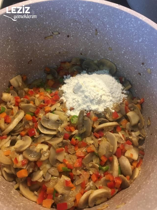 Nefis Sebzeli Mantar Çorbası Tarifi