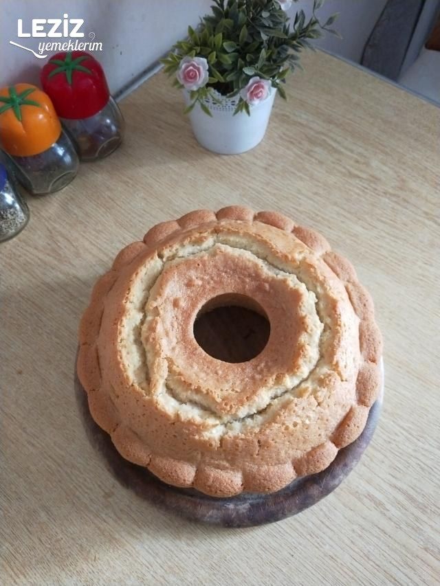 Antep Fıstık Dolgulu Kek