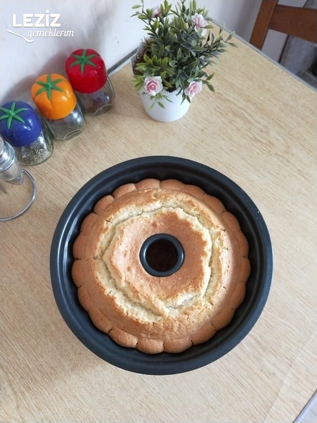 Antep Fıstık Dolgulu Kek