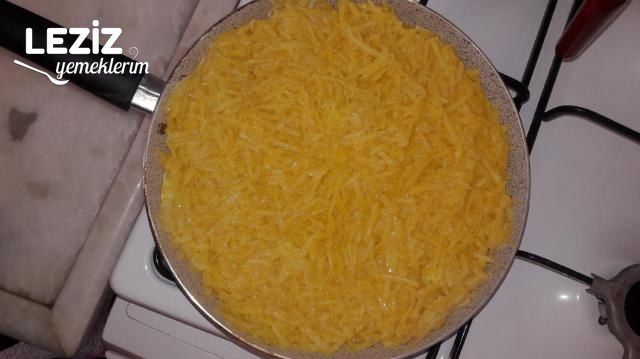 Patatesli Kaşarlı Omlet