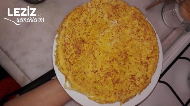 Patatesli Kaşarlı Omlet