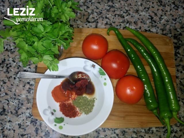 Kebapçılardaki Acılı Sos Tam Kıvamında Harika Lezzet