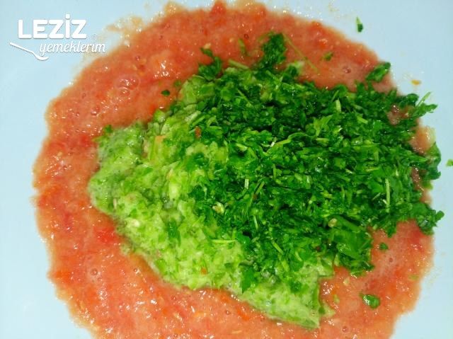 Kebapçılardaki Acılı Sos Tam Kıvamında Harika Lezzet