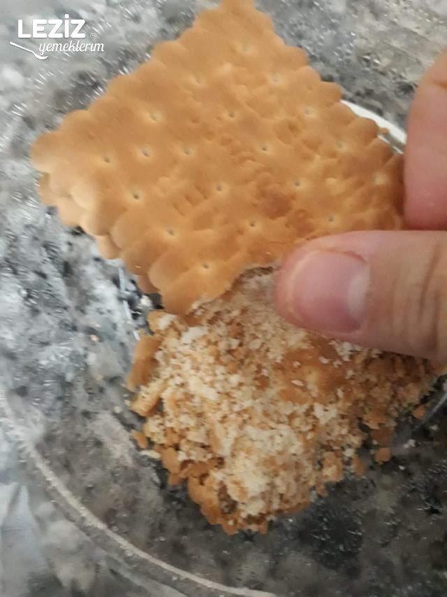 Çok Süslü Bardak Tatlısı