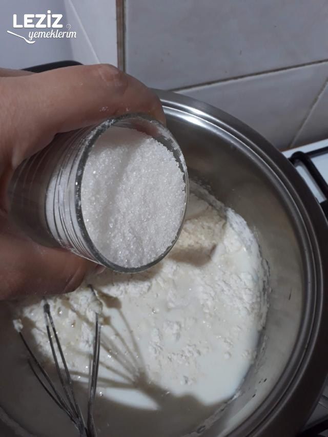 Çok Süslü Bardak Tatlısı