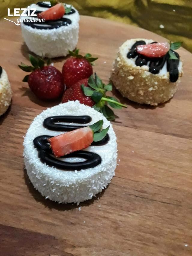 Çok Süslü Bardak Tatlısı