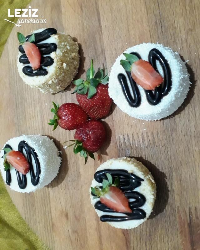 Çok Süslü Bardak Tatlısı