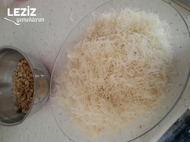 Borcamda Bol Cevizli Kadayıf Tatlısı