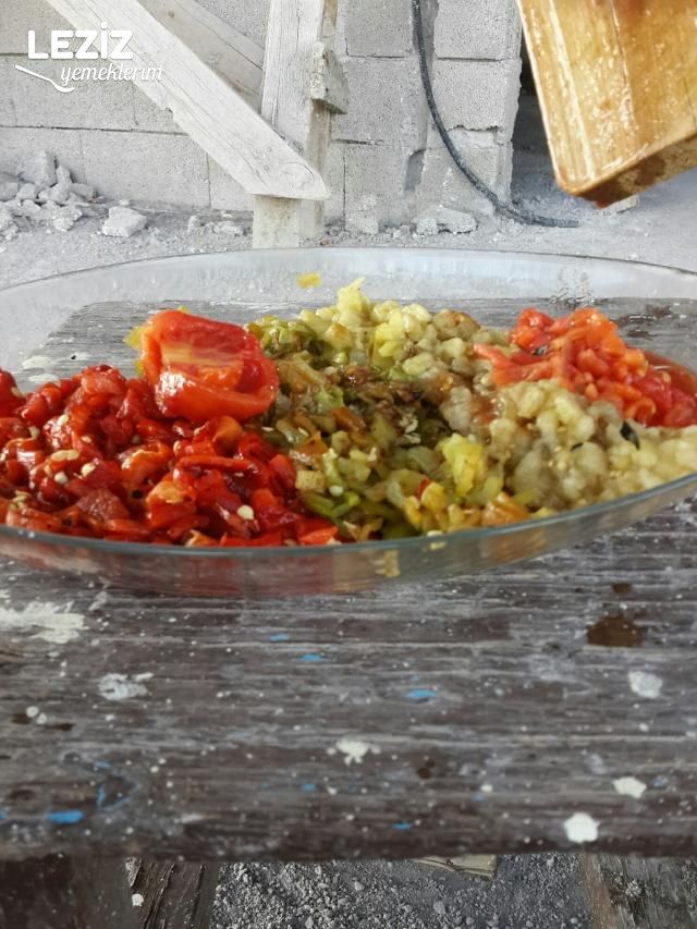 Köz Patlıcan Salatası Yapımı
