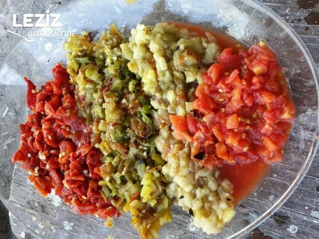 Köz Patlıcan Salatası Yapımı