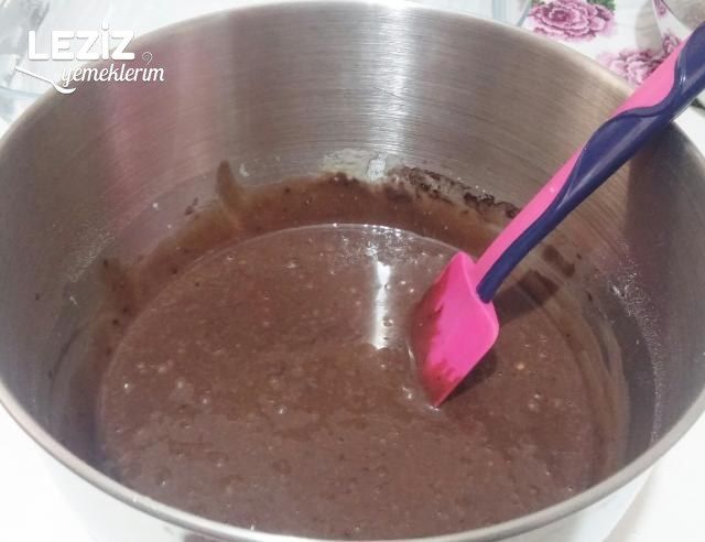 Muhallebi Dolgulu Nefis Kek Tarifi