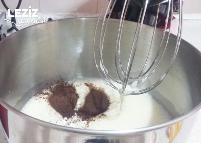 Muhallebi Dolgulu Nefis Kek Tarifi