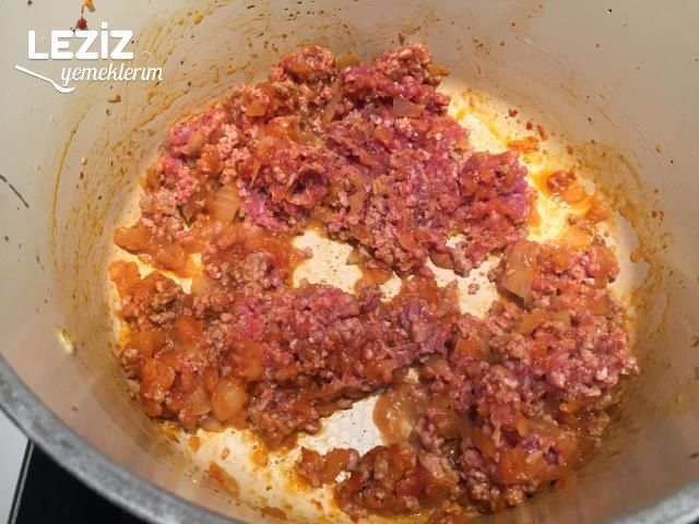 Fırında Kıymalı Kabak Karnıyarık