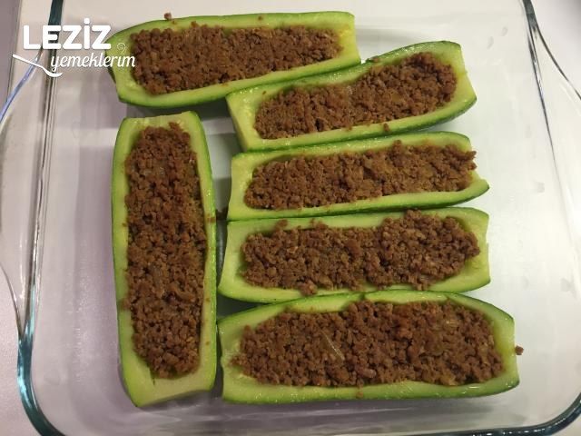 Fırında Kıymalı Kabak Karnıyarık