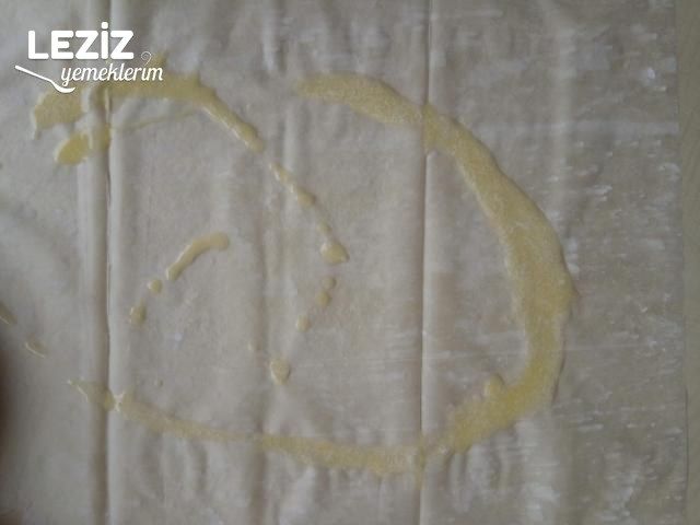 Baklava Yufkasından Çıtır Börek Tarifi
